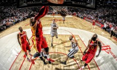 开云体育APP下载-塔图姆关键进球定乾坤，广东队封锁雷霆