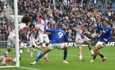 开云体育登录-水晶宫主场失利，英超保级前景堪忧的简单介绍