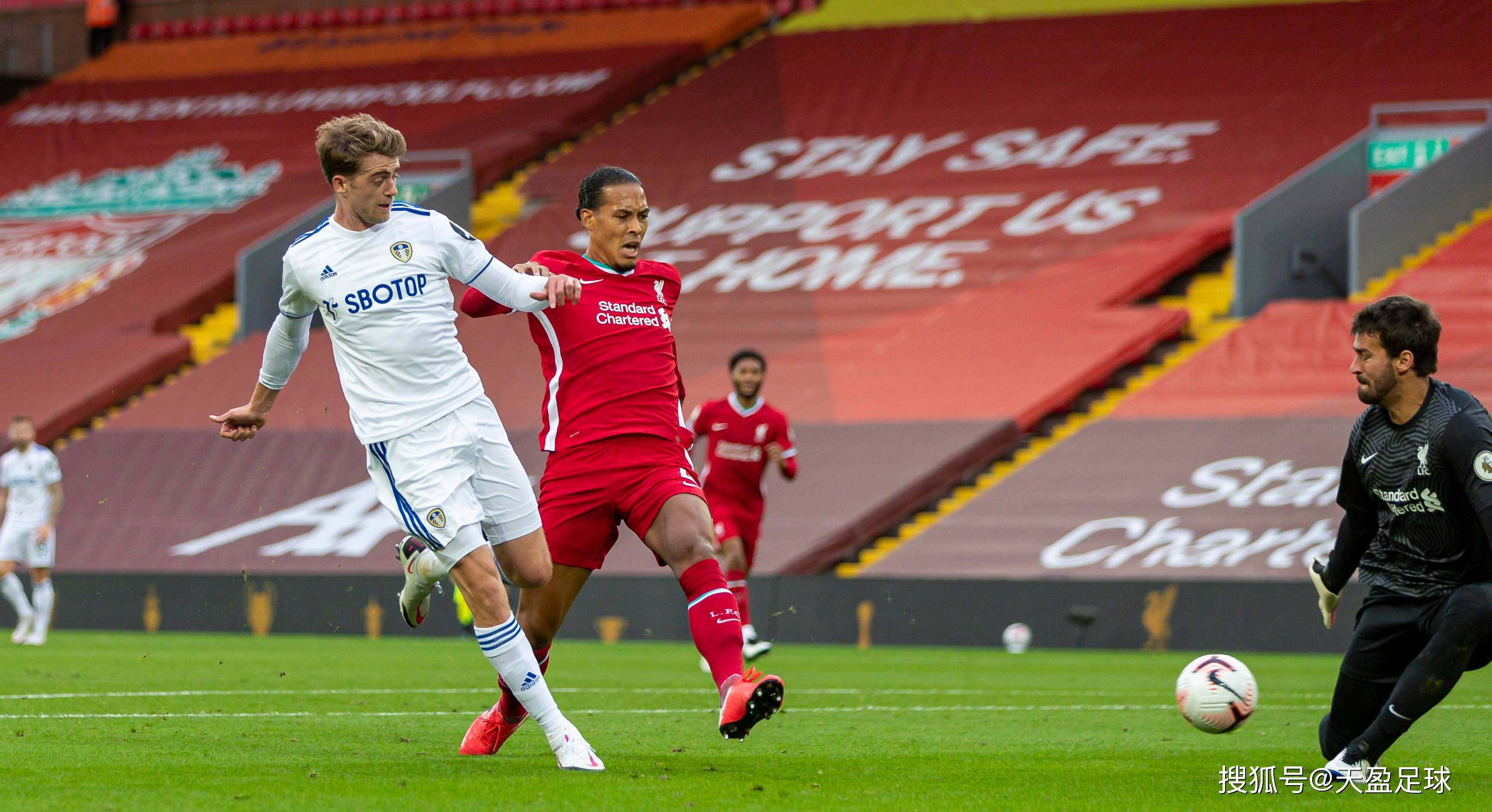 关于利兹联客场大捷,重要三分入账的信息 关于利兹联客场大捷,重要三分入账的信息