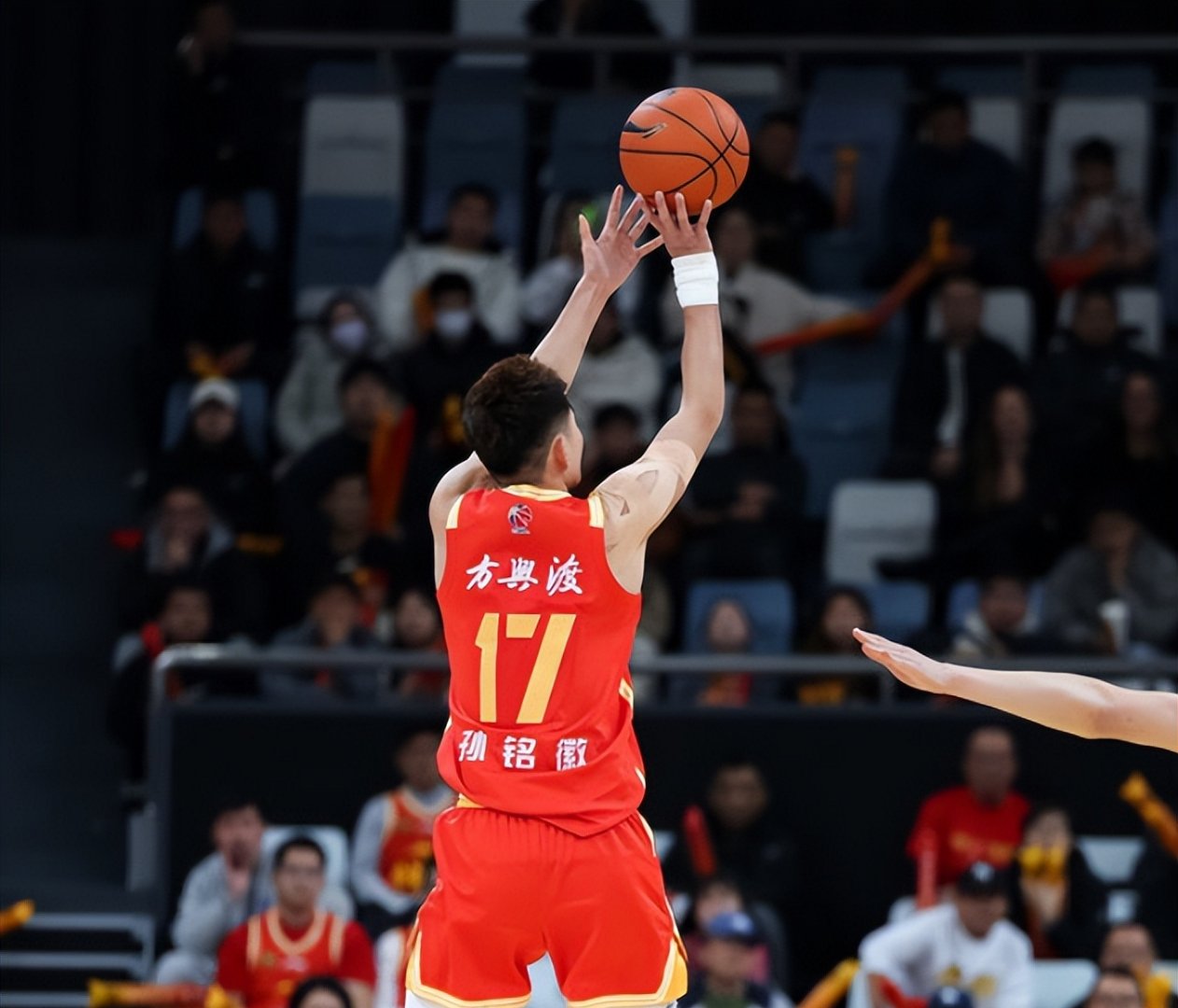 江苏男篮战术灵活，取得连胜