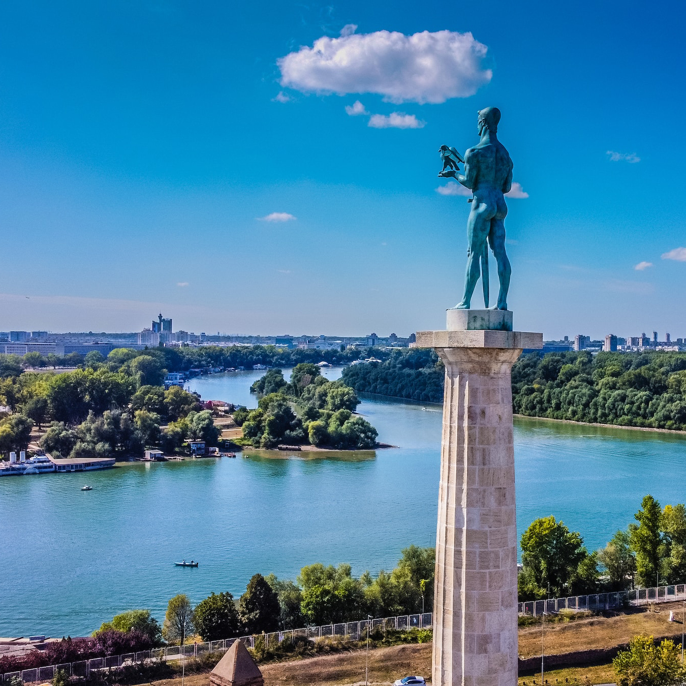 关于欧预赛：塞尔维亚胜波黑，实现小组榜首的信息