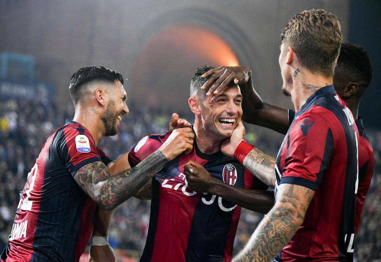 包含AC米兰逆袭萨尔茨堡，成功晋级欧联杯强的词条