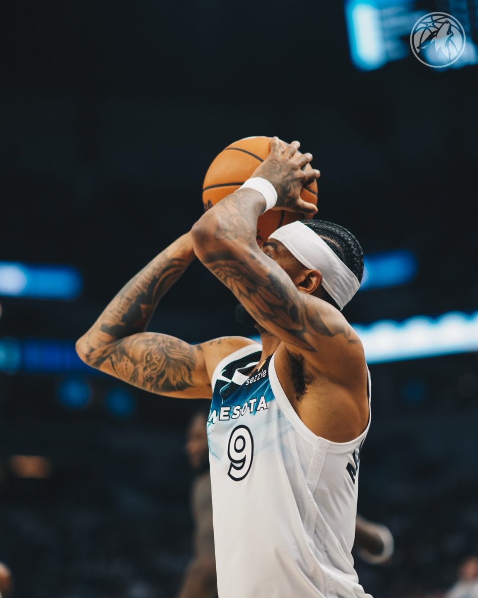 江苏队碾压篮网，戈贝尔惊艳四座