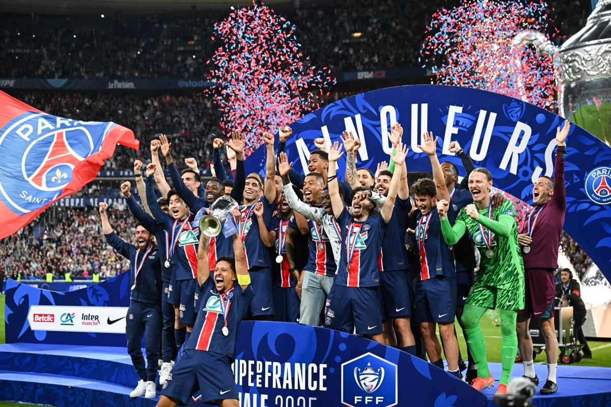 关于巴黎圣日尔曼球场现场增设观众席，增加容量的信息