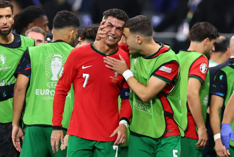 关于葡萄牙强势切尔西，C罗统治全场的信息