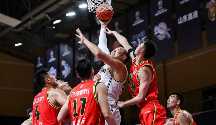 雷霆轻取新疆队，赵继伟关键制胜