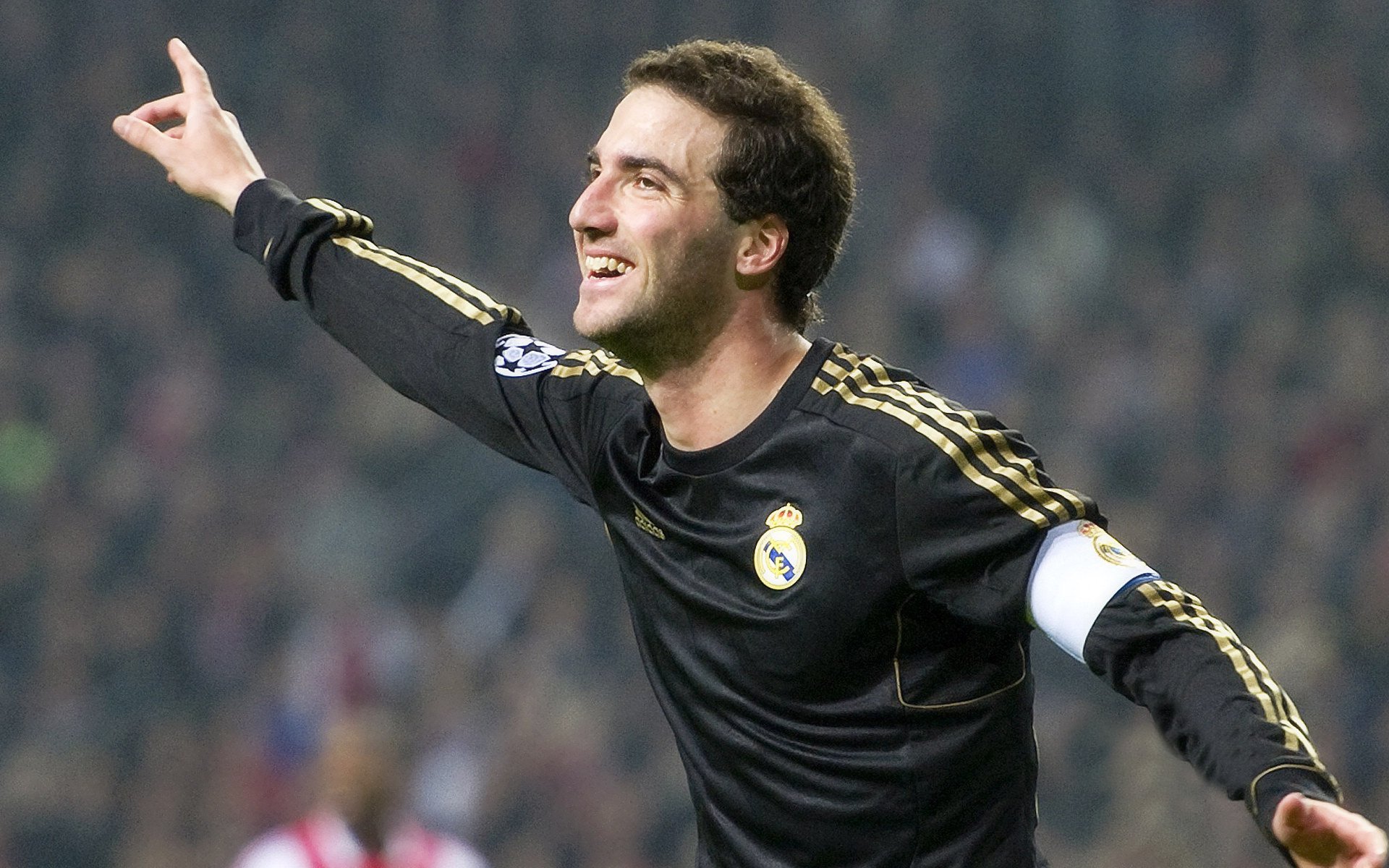 赛道上的权力游戏,佩雷兹统治全场,梅赛德斯逆转索伯车队